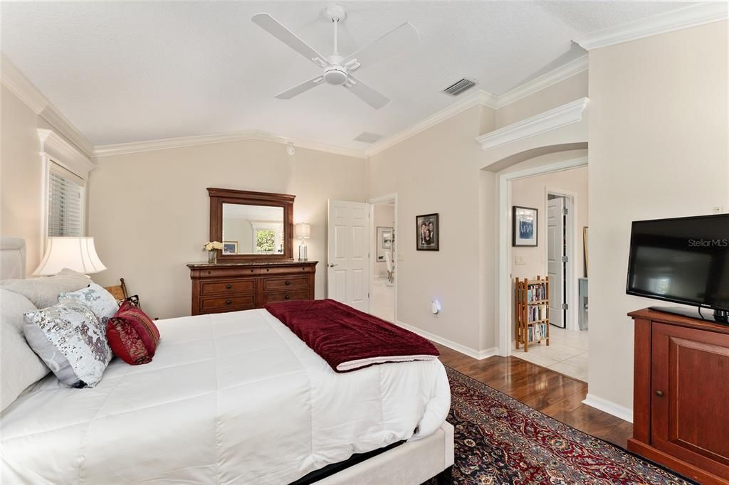 En Venta: $599,000 (3 camas, 2 baños, 2300 Pies cuadrados)