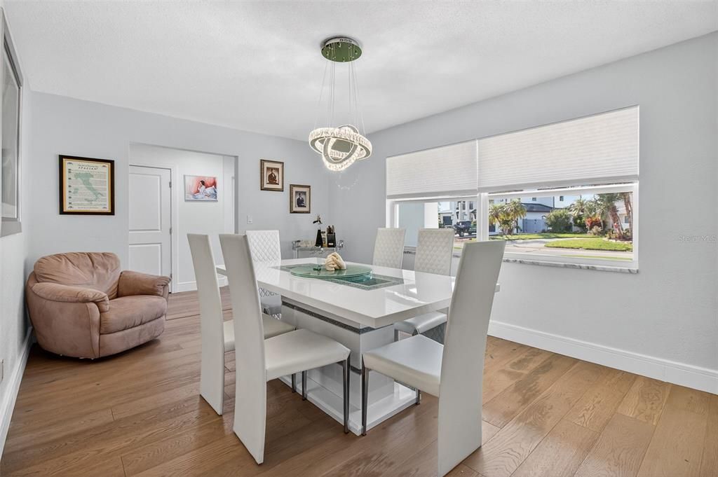 For Sale: $1,699,000 (4 beds, 3 baths, 2566 Square Feet)