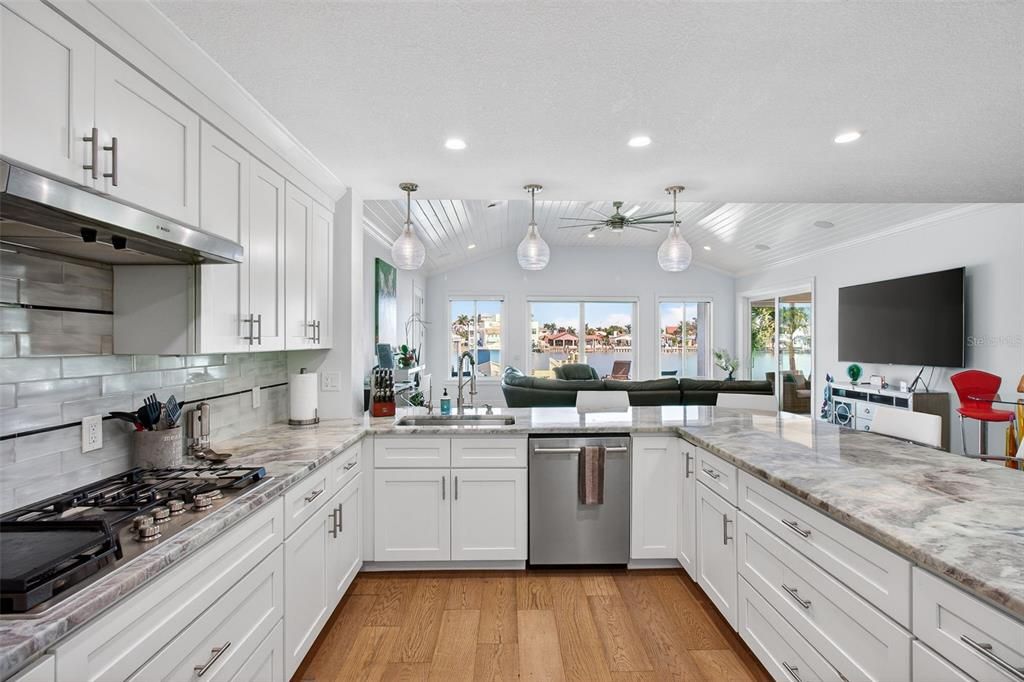 For Sale: $1,699,000 (4 beds, 3 baths, 2566 Square Feet)