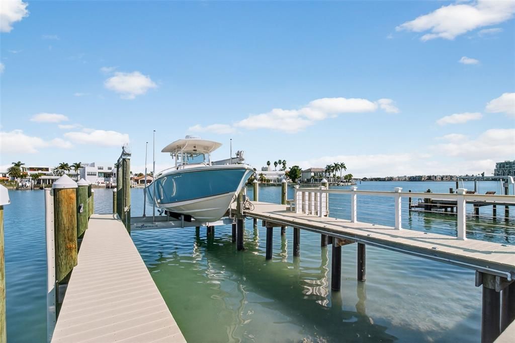 For Sale: $1,699,000 (4 beds, 3 baths, 2566 Square Feet)