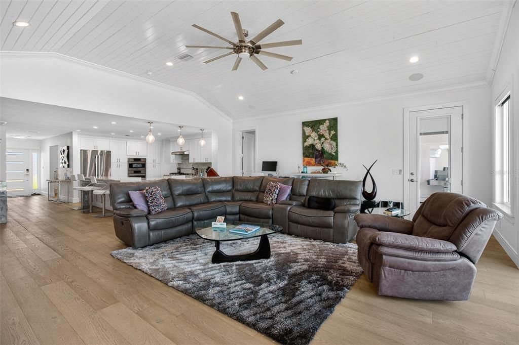 For Sale: $1,699,000 (4 beds, 3 baths, 2566 Square Feet)