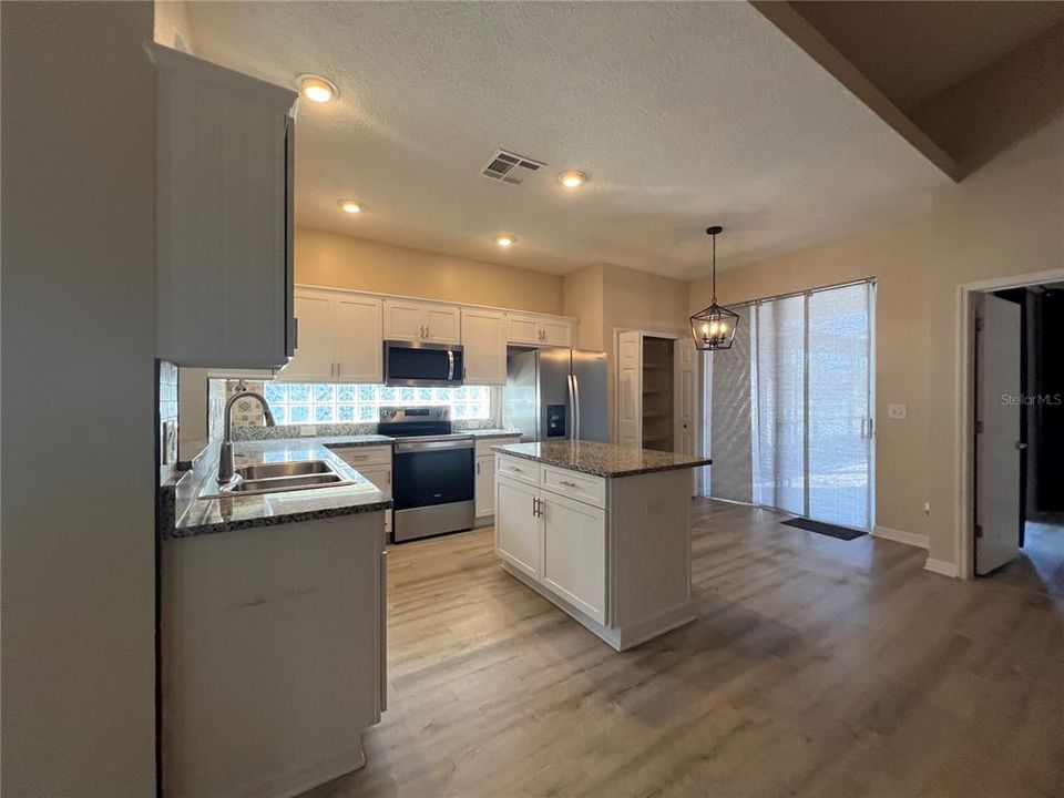 В аренду: $2,600 (3 спален, 2 ванн, 1592 Квадратных фут)