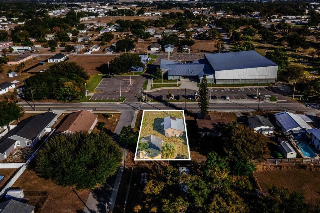 合同活跃: $80,000 (2 贝兹, 1 浴室, 736 平方英尺)