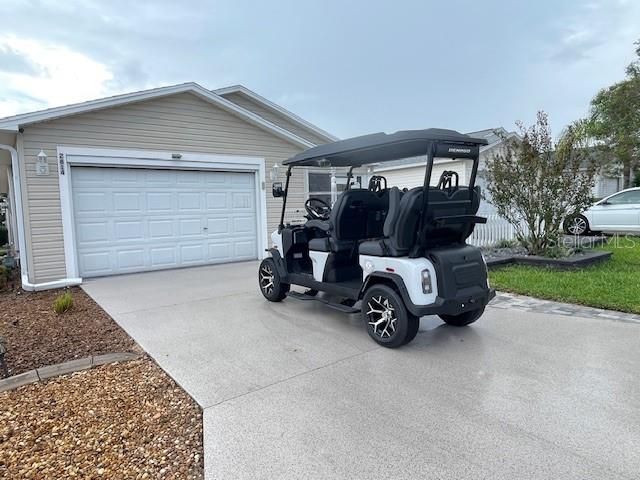 For Rent: $2,300 (2 beds, 2 baths, 1121 Square Feet)