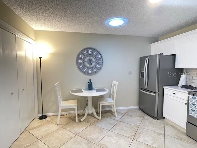 For Rent: $2,300 (2 beds, 2 baths, 1121 Square Feet)