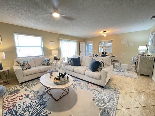 For Rent: $2,300 (2 beds, 2 baths, 1121 Square Feet)