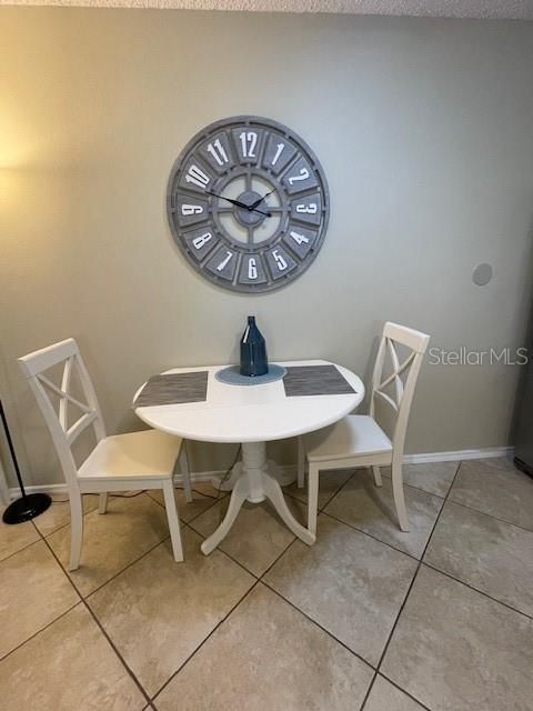 For Rent: $2,300 (2 beds, 2 baths, 1121 Square Feet)