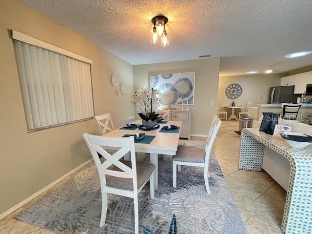 For Rent: $2,300 (2 beds, 2 baths, 1121 Square Feet)