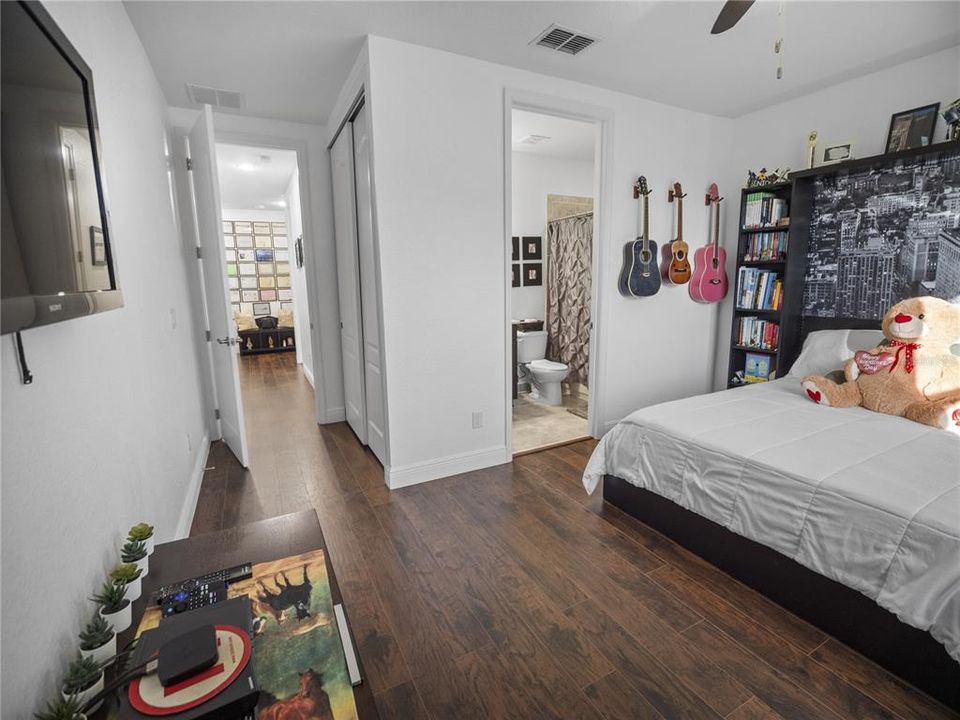 На продажу: $523,500 (4 спален, 3 ванн, 2083 Квадратных фут)