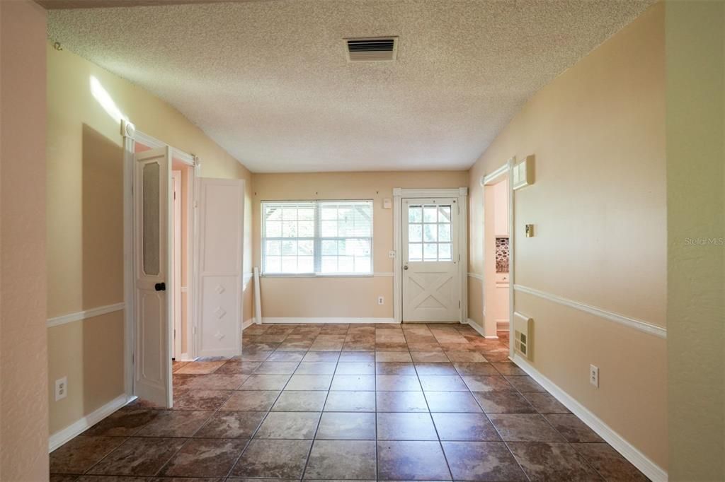 В аренду: $2,300 (3 спален, 2 ванн, 2116 Квадратных фут)