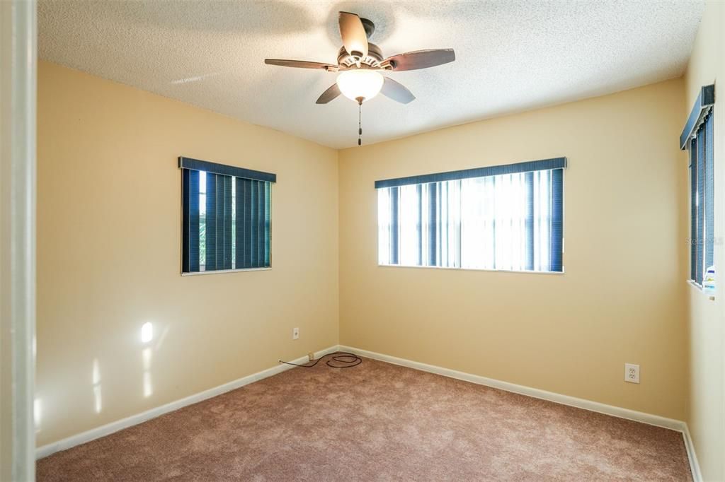 В аренду: $2,300 (3 спален, 2 ванн, 2116 Квадратных фут)