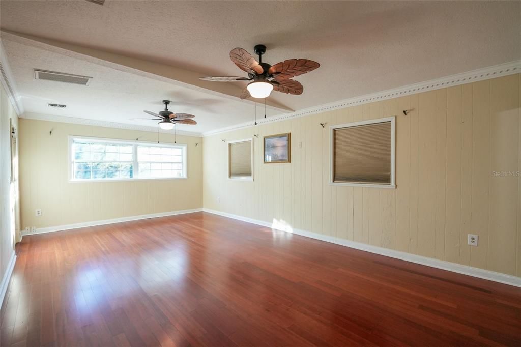 В аренду: $2,300 (3 спален, 2 ванн, 2116 Квадратных фут)