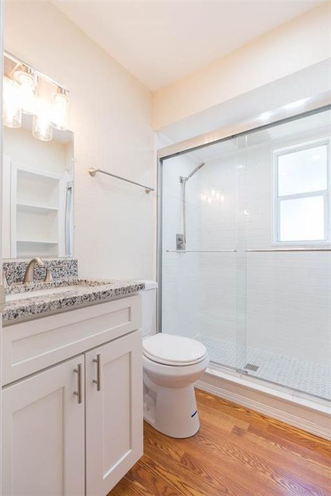 出租: $1,825 (2 贝兹, 1 浴室, 624 平方英尺)