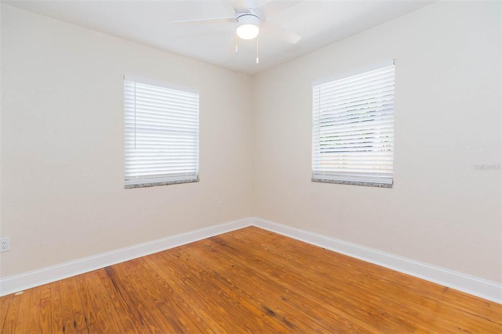 出租: $1,825 (2 贝兹, 1 浴室, 624 平方英尺)