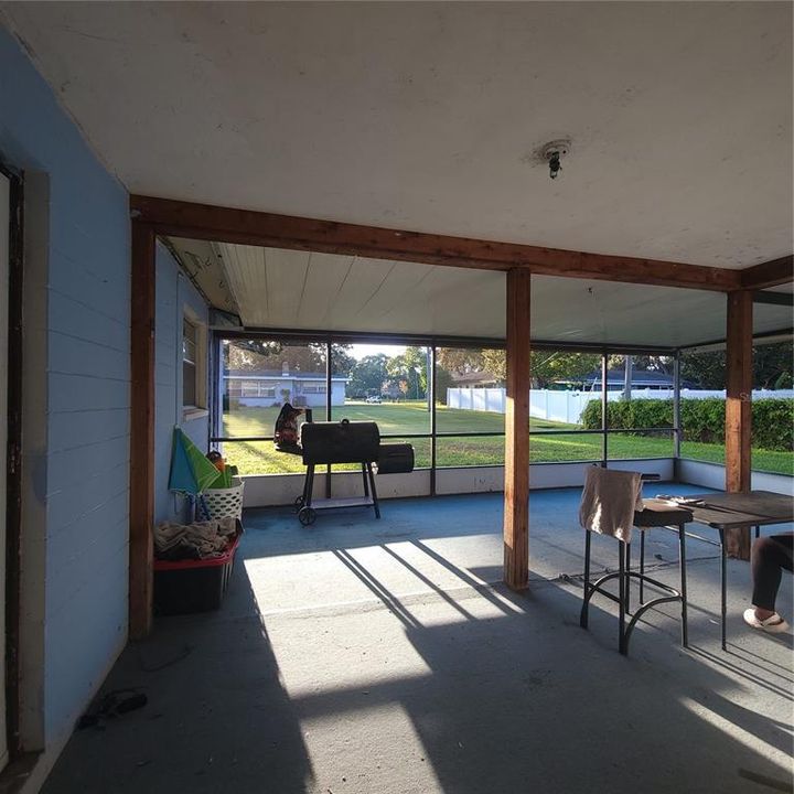 Activo con contrato: $199,999 (4 camas, 2 baños, 1479 Pies cuadrados)