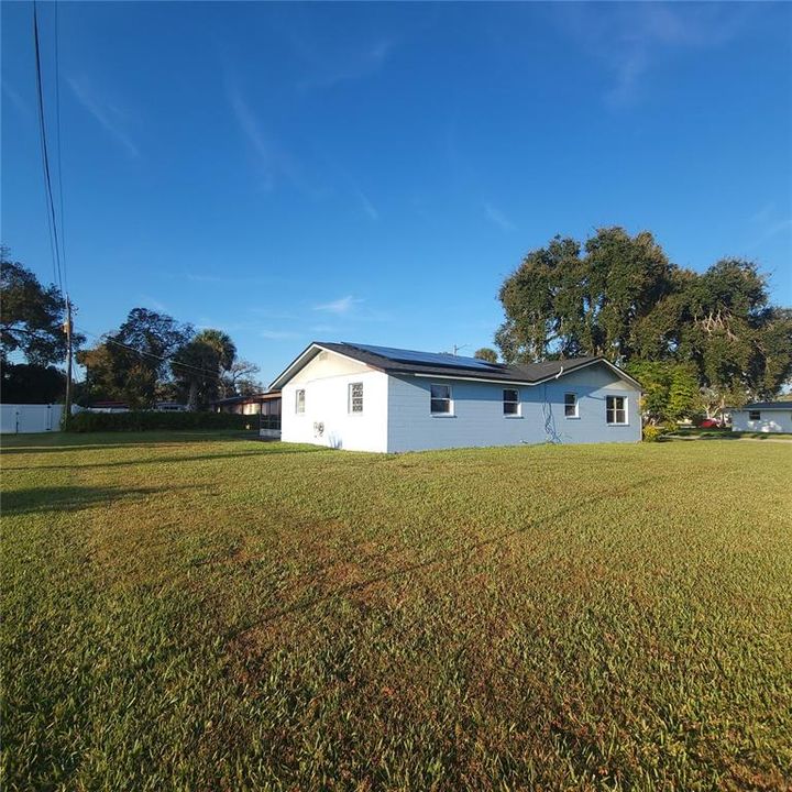 Activo con contrato: $199,999 (4 camas, 2 baños, 1479 Pies cuadrados)