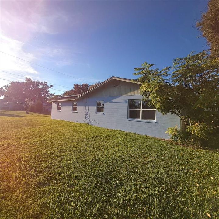 Activo con contrato: $199,999 (4 camas, 2 baños, 1479 Pies cuadrados)