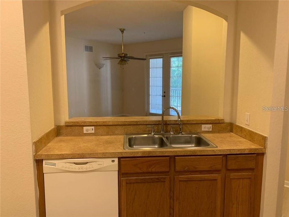 For Rent: $1,800 (3 beds, 2 baths, 1433 Square Feet)