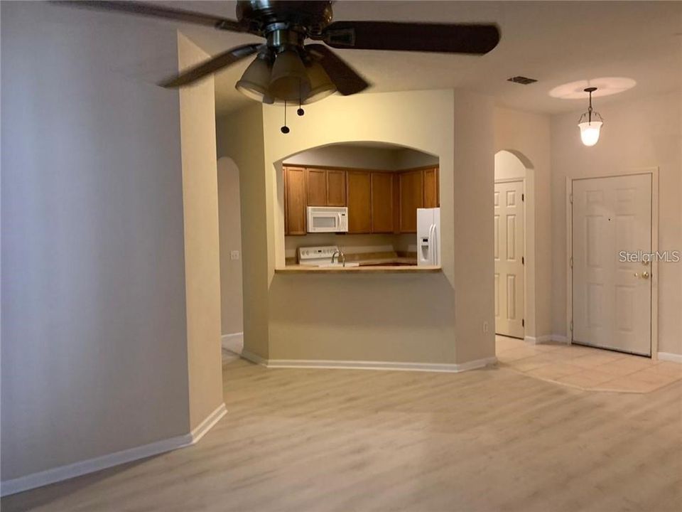 For Rent: $1,800 (3 beds, 2 baths, 1433 Square Feet)
