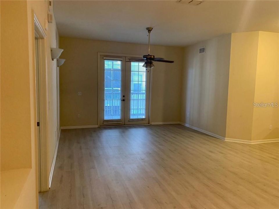 For Rent: $1,800 (3 beds, 2 baths, 1433 Square Feet)