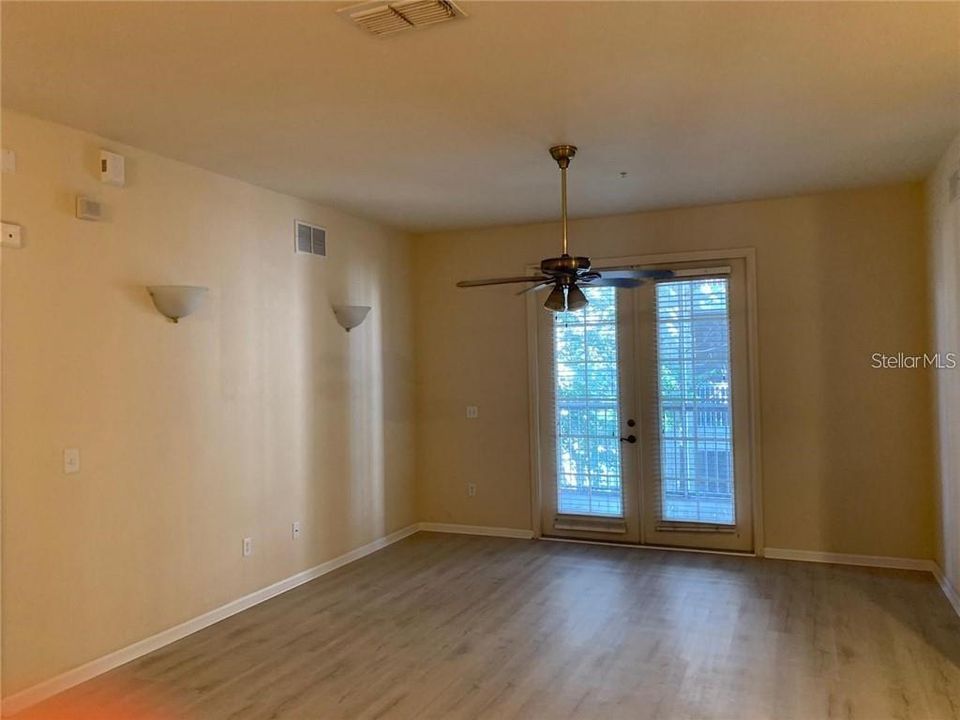 For Rent: $1,800 (3 beds, 2 baths, 1433 Square Feet)
