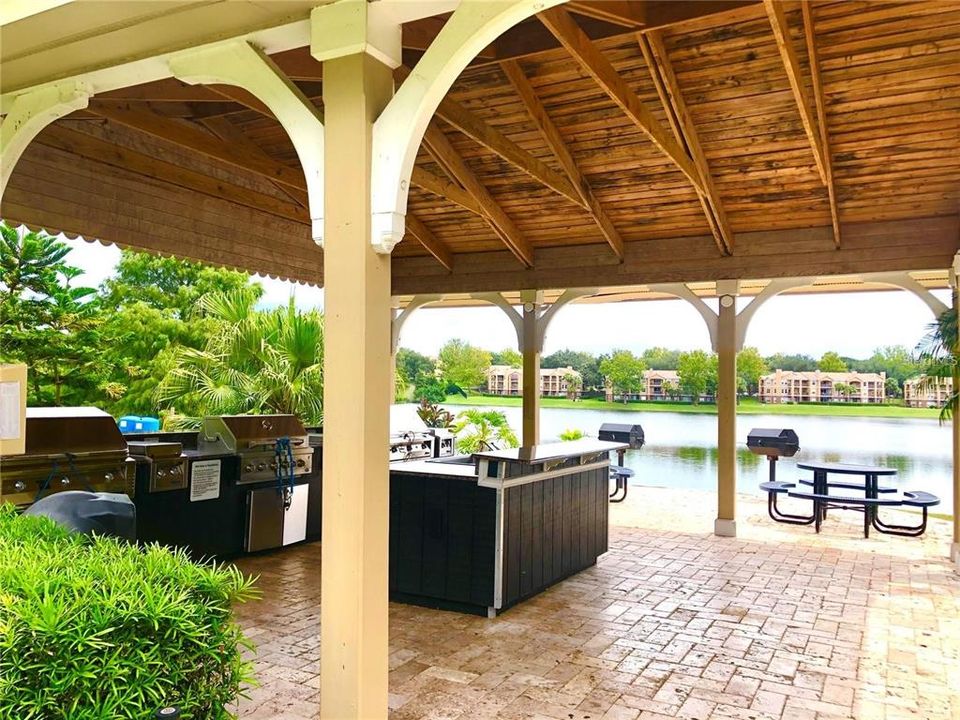 For Rent: $1,300 (1 beds, 1 baths, 627 Square Feet)