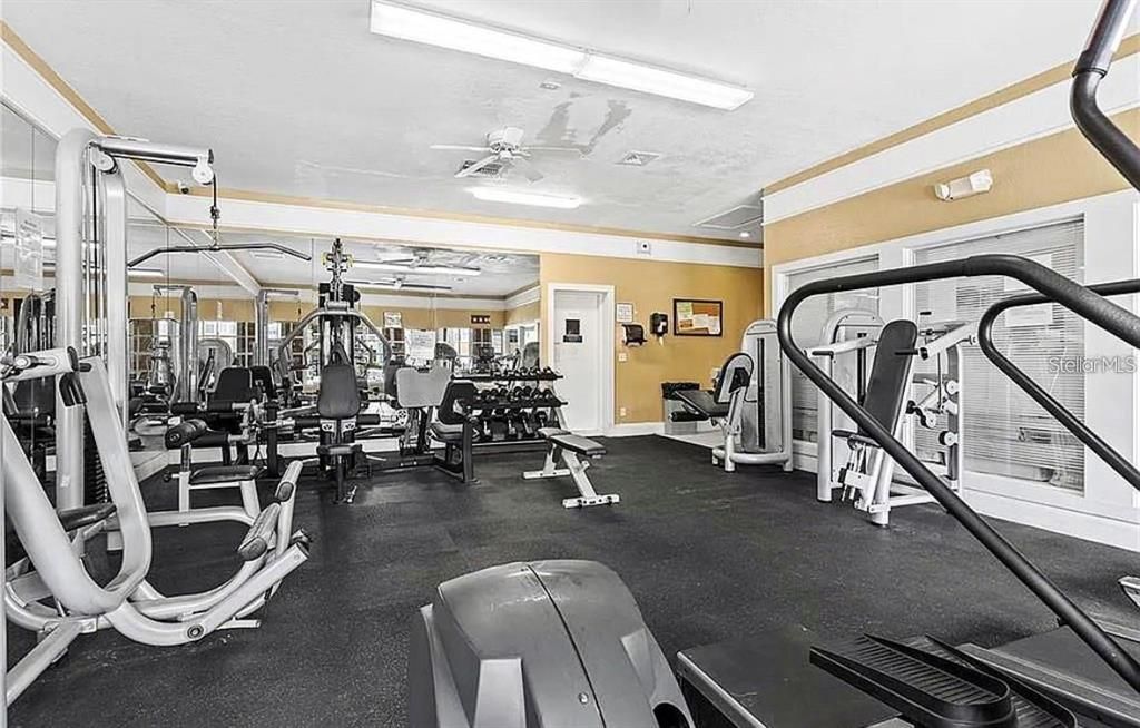 For Rent: $1,300 (1 beds, 1 baths, 627 Square Feet)