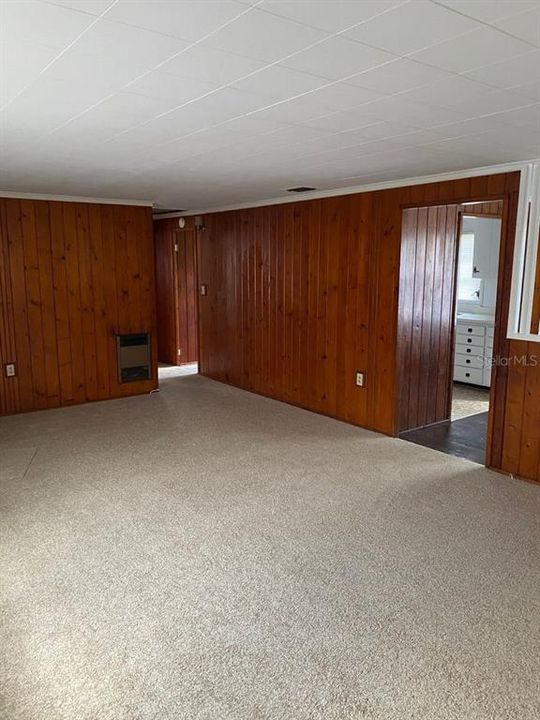 For Rent: $1,350 (2 beds, 1 baths, 960 Square Feet)