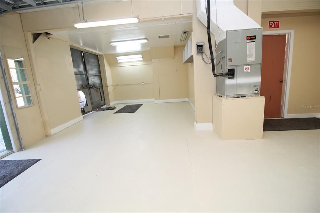 待售: $35,940 (0 贝兹, 0 浴室, 864 平方英尺)