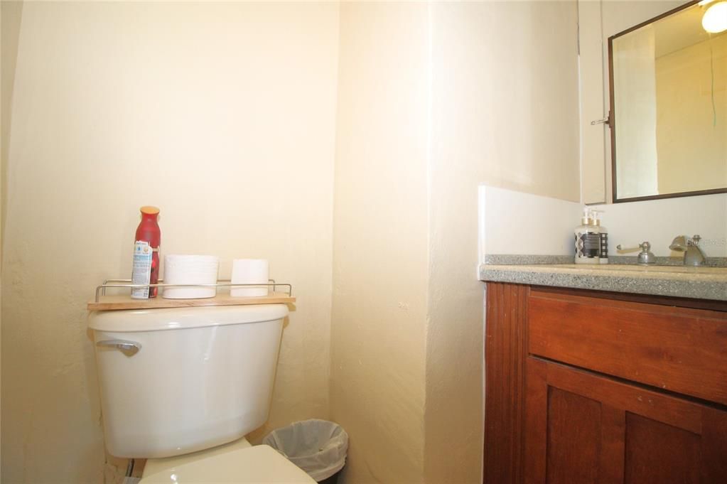 待售: $35,940 (0 贝兹, 0 浴室, 864 平方英尺)