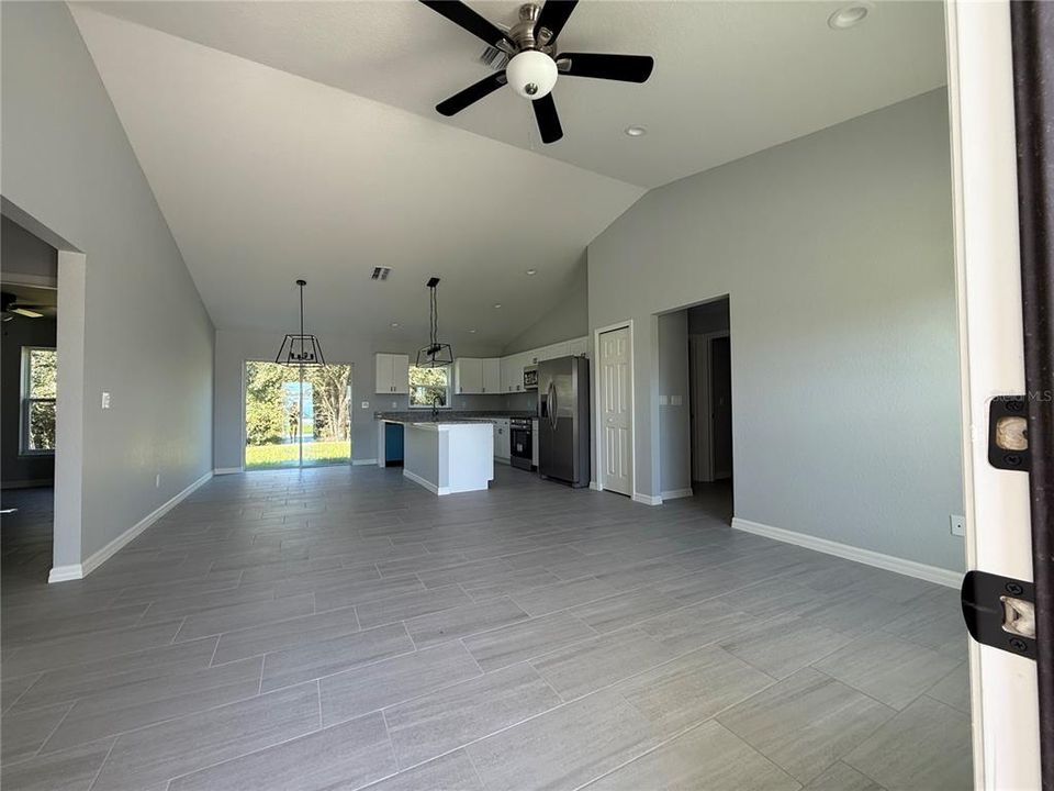 Active With Contract: $248,900 (3 beds, 2 baths, 1380 Square Feet)