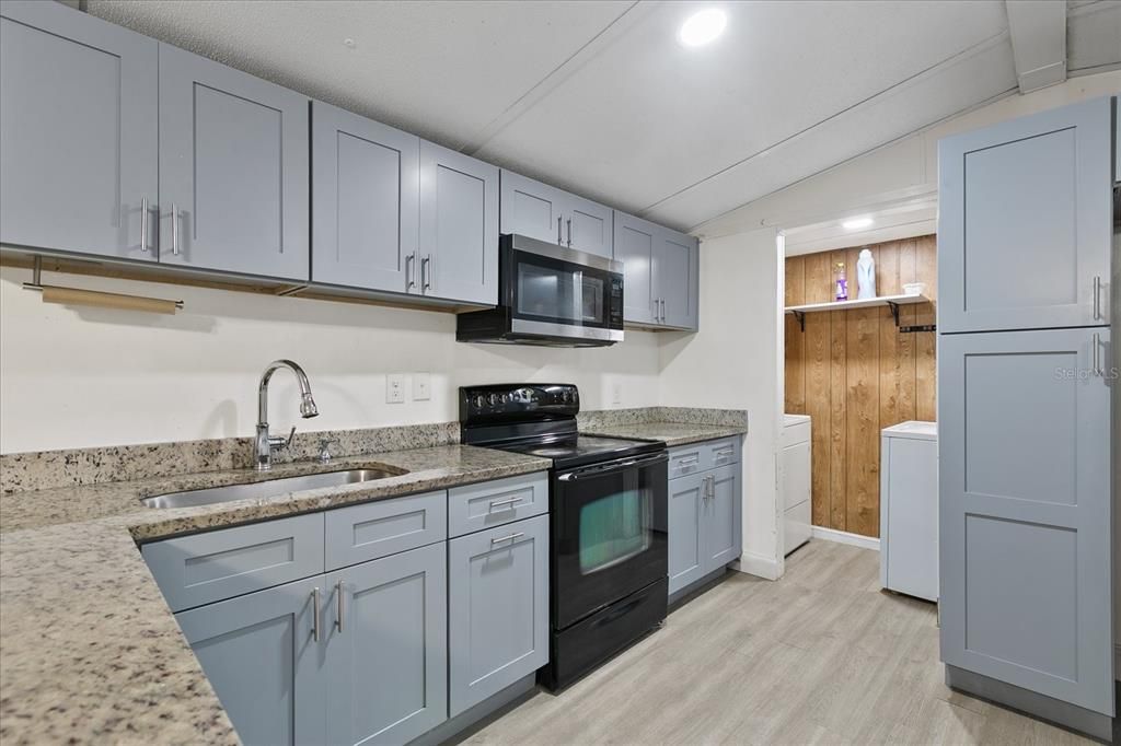 For Sale: $450,000 (3 beds, 1 baths, 616 Square Feet)