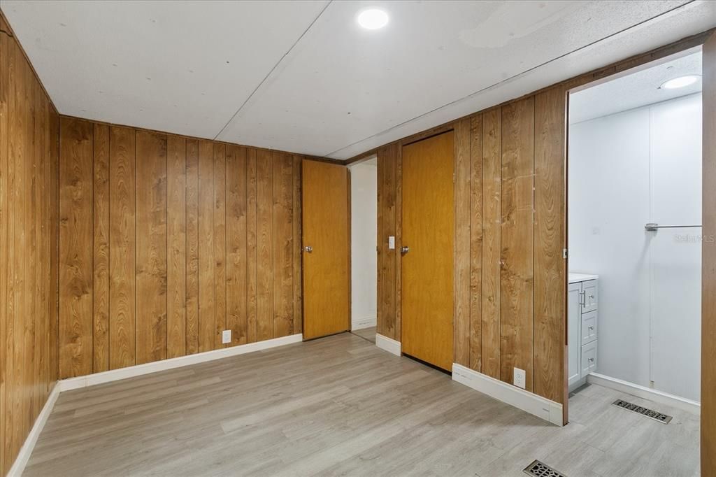 For Sale: $450,000 (3 beds, 1 baths, 616 Square Feet)