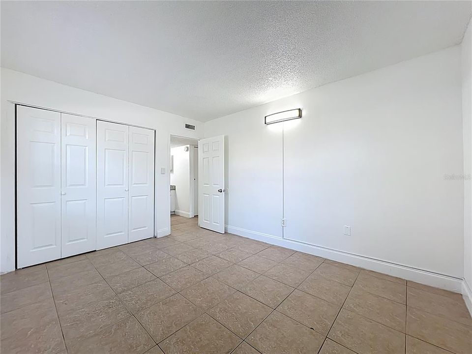 For Rent: $1,400 (2 beds, 1 baths, 850 Square Feet)