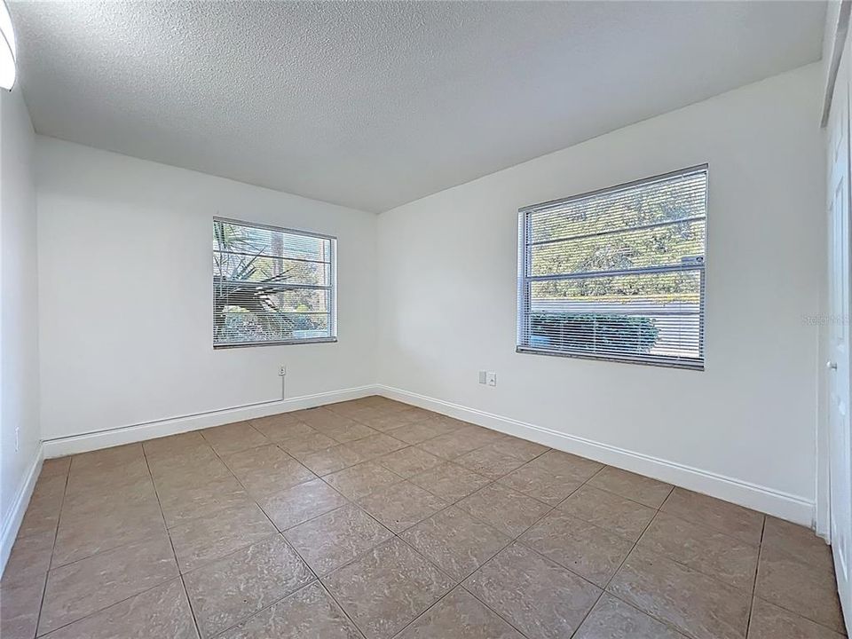 For Rent: $1,400 (2 beds, 1 baths, 850 Square Feet)