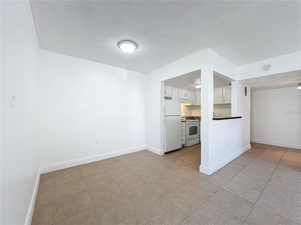 For Rent: $1,400 (2 beds, 1 baths, 850 Square Feet)