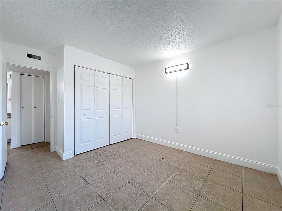 For Rent: $1,400 (2 beds, 1 baths, 850 Square Feet)