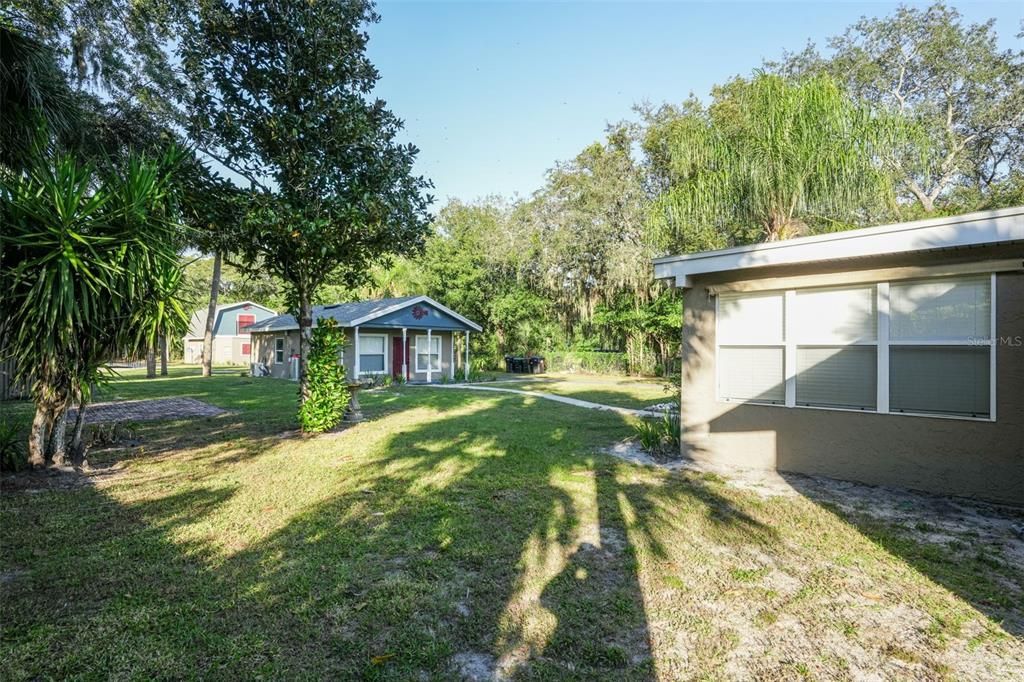 For Rent: $1,200 (1 beds, 1 baths, 920 Square Feet)