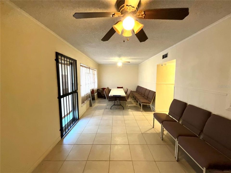 待售: $429,000 (0 贝兹, 0 浴室, 4268 平方英尺)