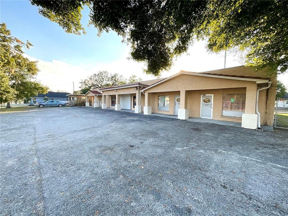 待售: $429,000 (0 贝兹, 0 浴室, 4268 平方英尺)