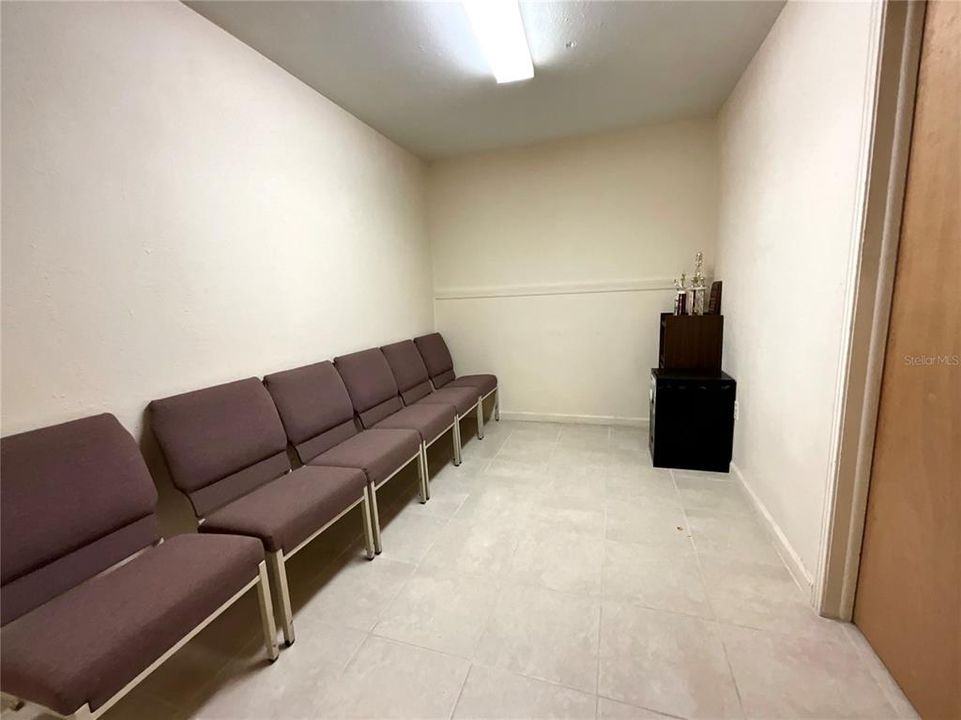 待售: $429,000 (0 贝兹, 0 浴室, 4268 平方英尺)