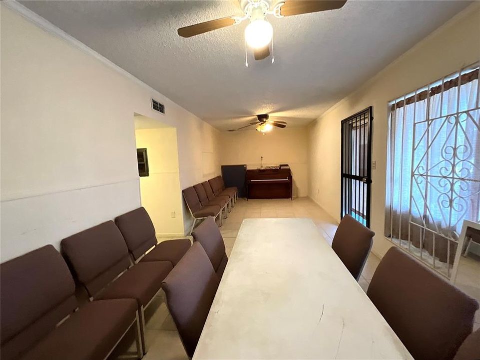 待售: $429,000 (0 贝兹, 0 浴室, 4268 平方英尺)