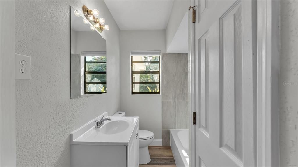 Activo con contrato: $224,900 (3 camas, 1 baños, 1026 Pies cuadrados)