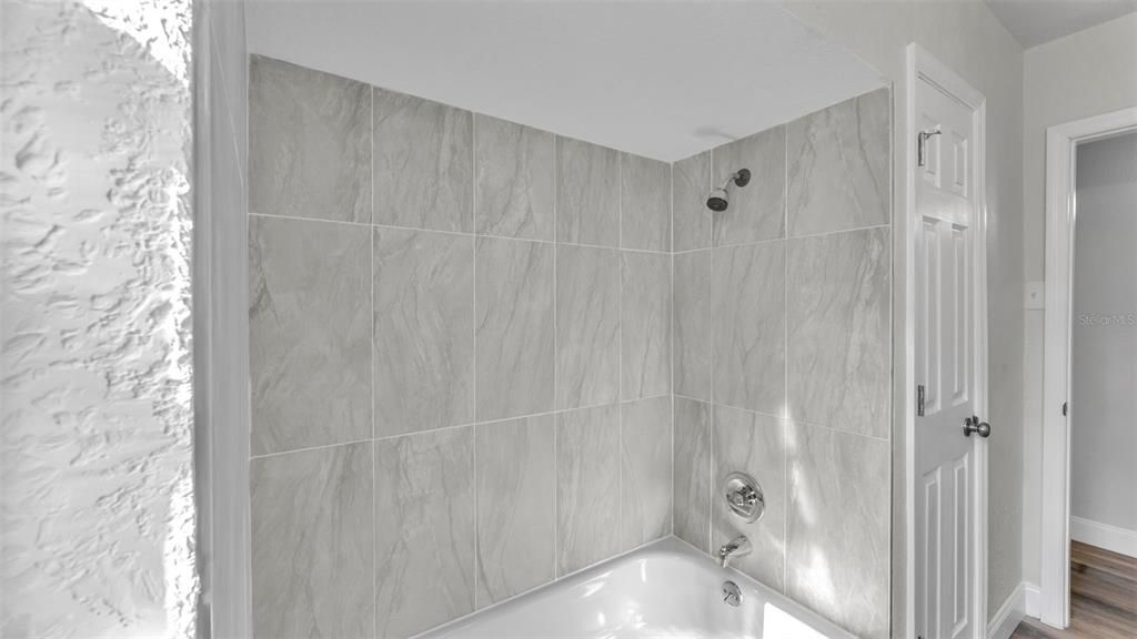 Activo con contrato: $224,900 (3 camas, 1 baños, 1026 Pies cuadrados)