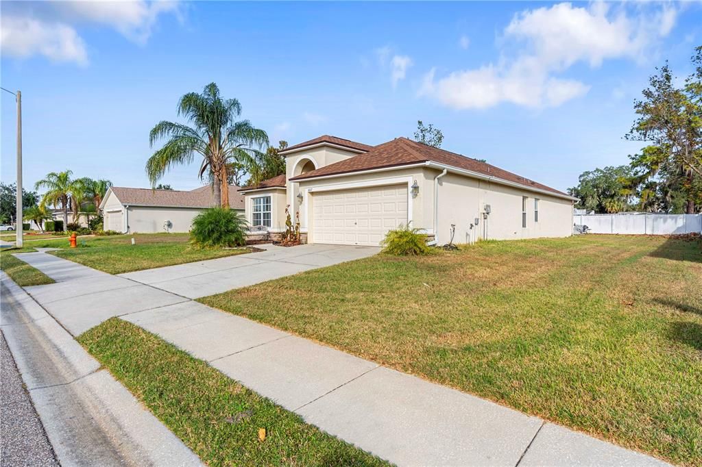 En Renta: $2,300 (4 camas, 3 baños, 1930 Pies cuadrados)