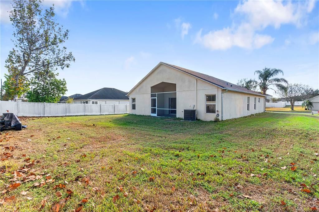 En Renta: $2,300 (4 camas, 3 baños, 1930 Pies cuadrados)