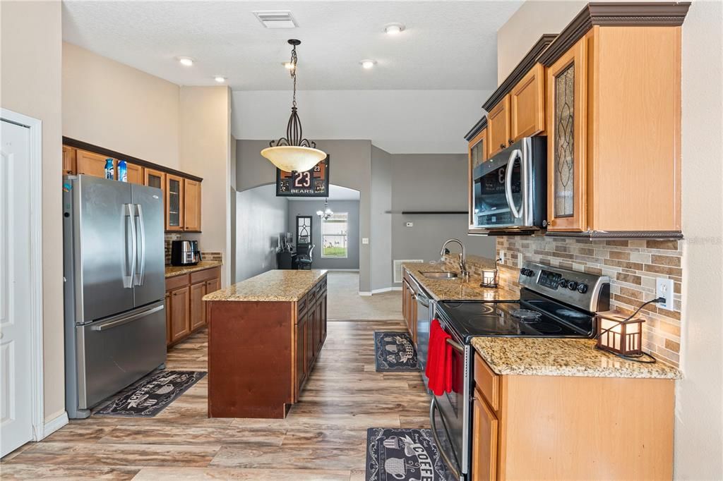 En Renta: $2,300 (4 camas, 3 baños, 1930 Pies cuadrados)