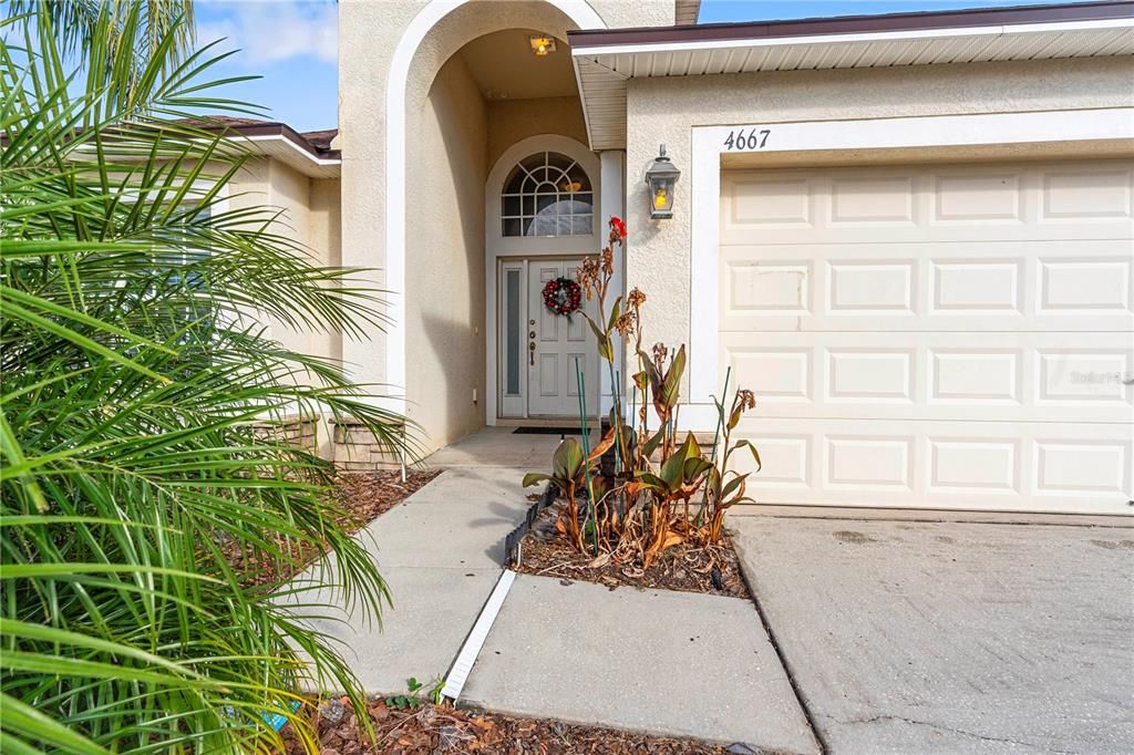 En Renta: $2,300 (4 camas, 3 baños, 1930 Pies cuadrados)