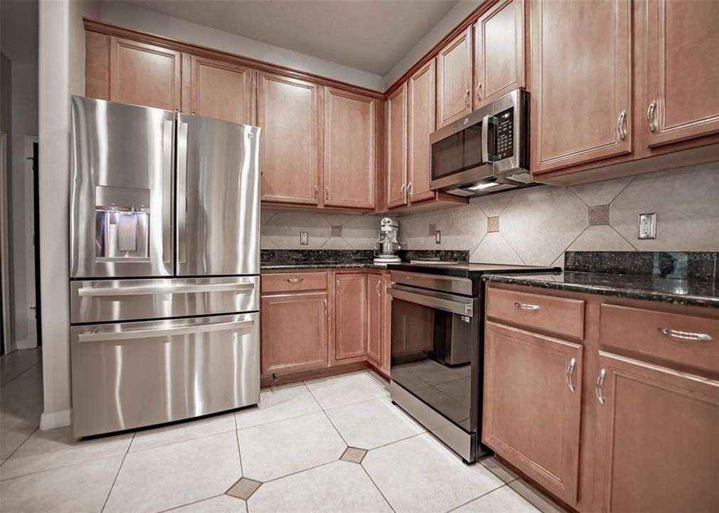 For Sale: $725,000 (6 beds, 3 baths, 3438 Square Feet)