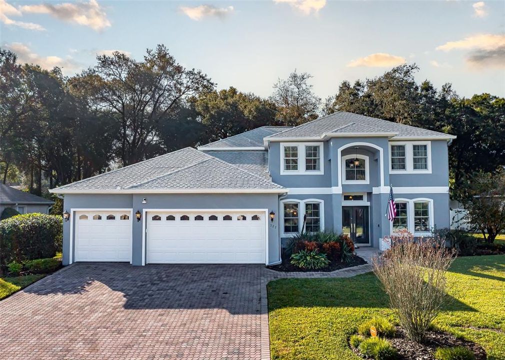 For Sale: $725,000 (6 beds, 3 baths, 3438 Square Feet)